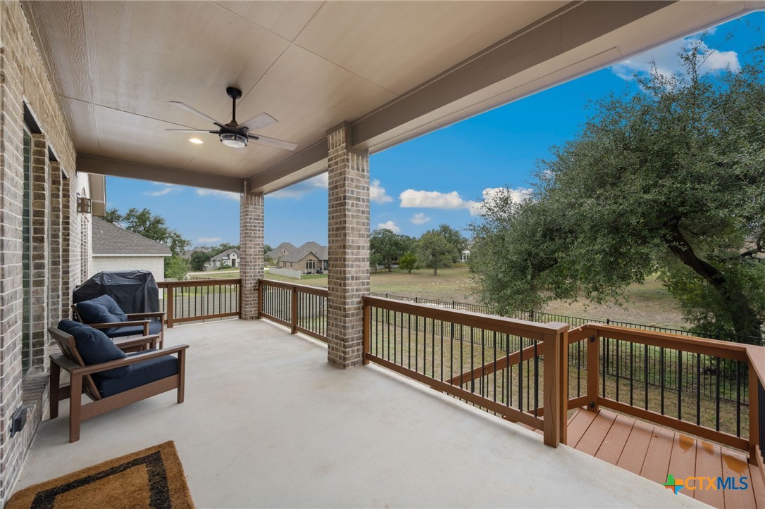422 Bridle Trail