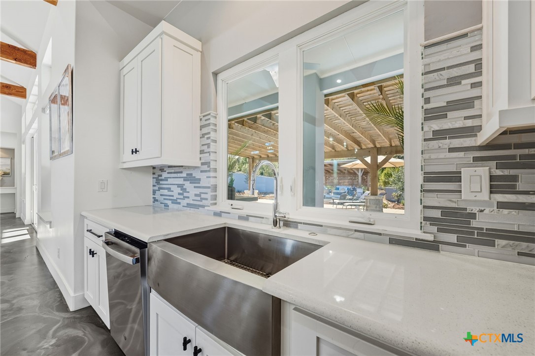 223 Oak Shores Drive