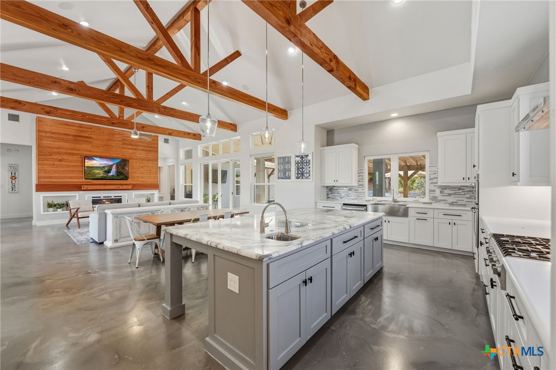 223 Oak Shores Drive