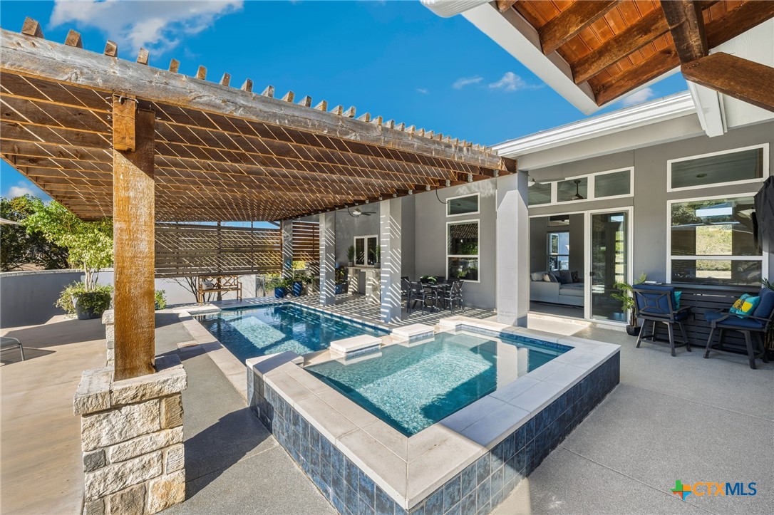 223 Oak Shores Drive