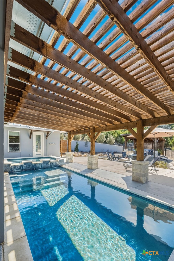 223 Oak Shores Drive