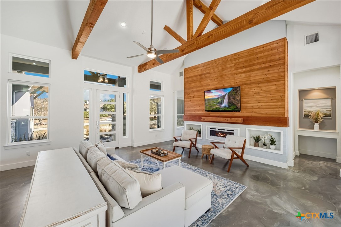 223 Oak Shores Drive