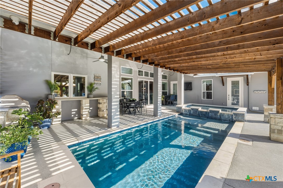 223 Oak Shores Drive