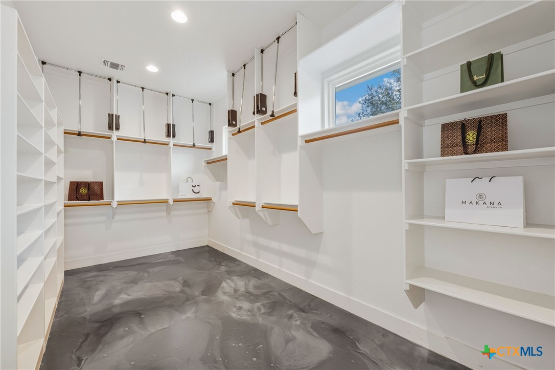 223 Oak Shores Drive