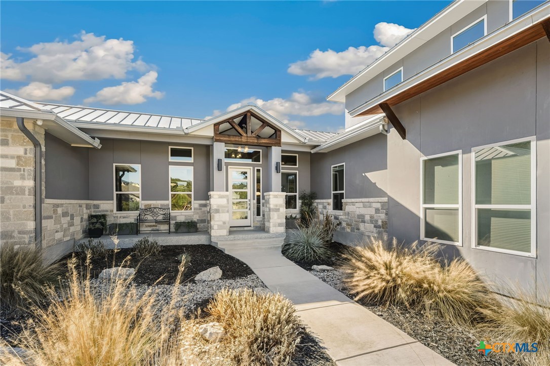 223 Oak Shores Drive