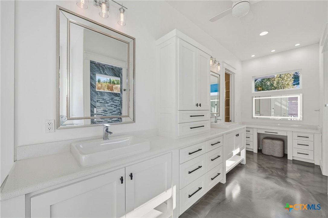 223 Oak Shores Drive