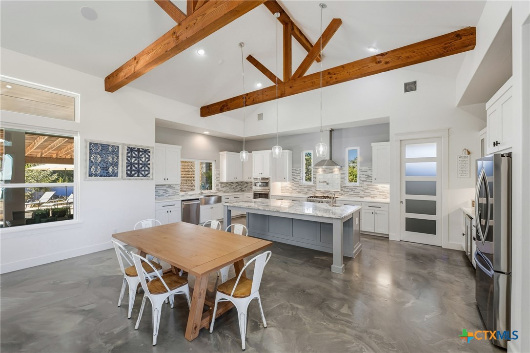 223 Oak Shores Drive