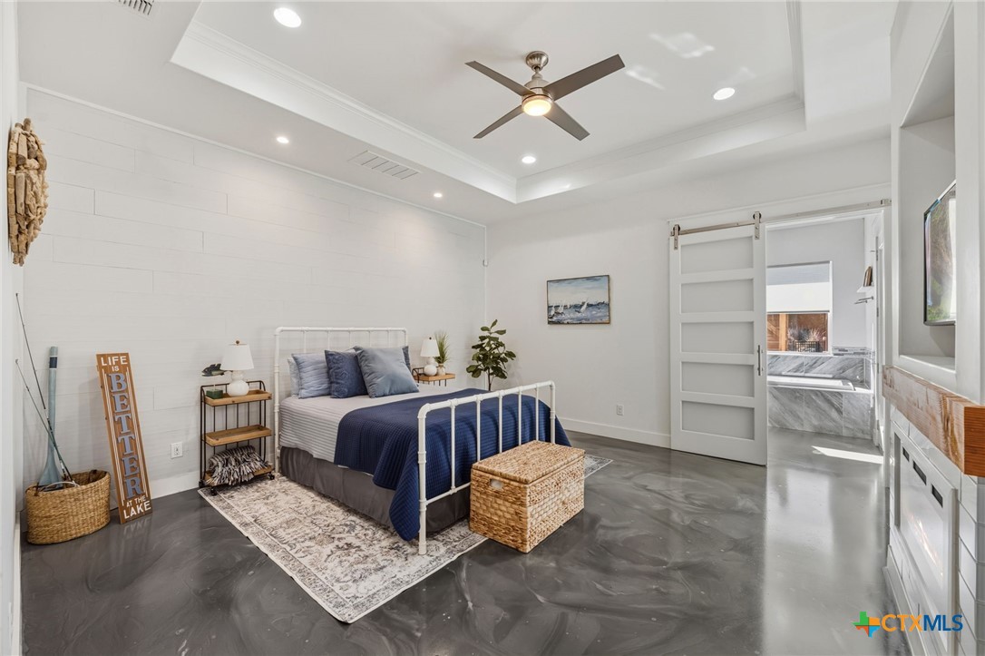 223 Oak Shores Drive