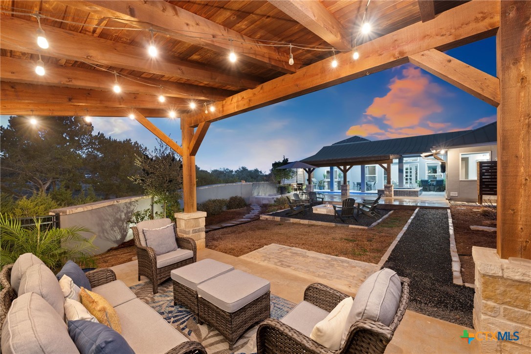 223 Oak Shores Drive