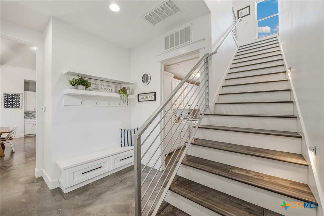 223 Oak Shores Drive