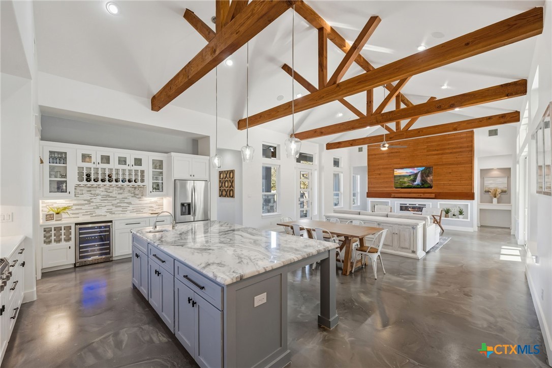 223 Oak Shores Drive