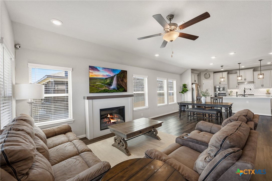 1521 Spechts Ranch