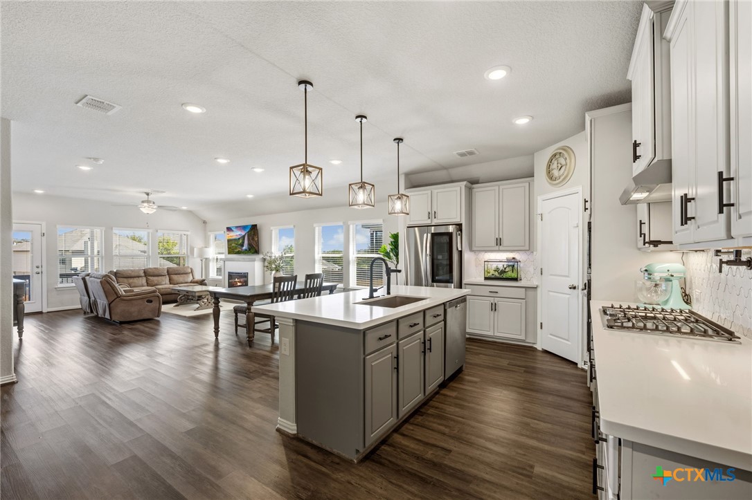 1521 Spechts Ranch