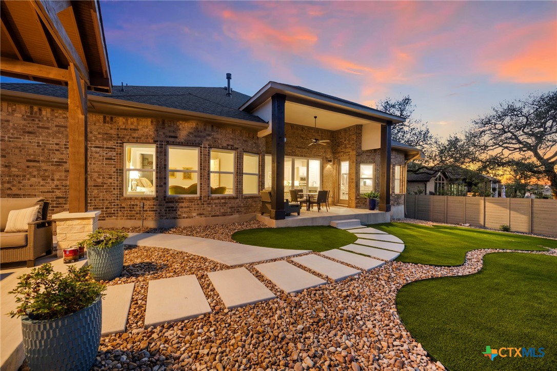 374 Bridle Trail