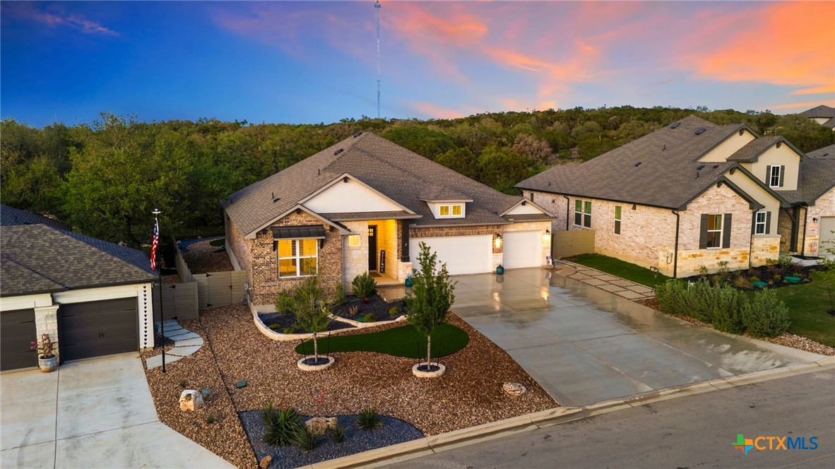 374 Bridle Trail