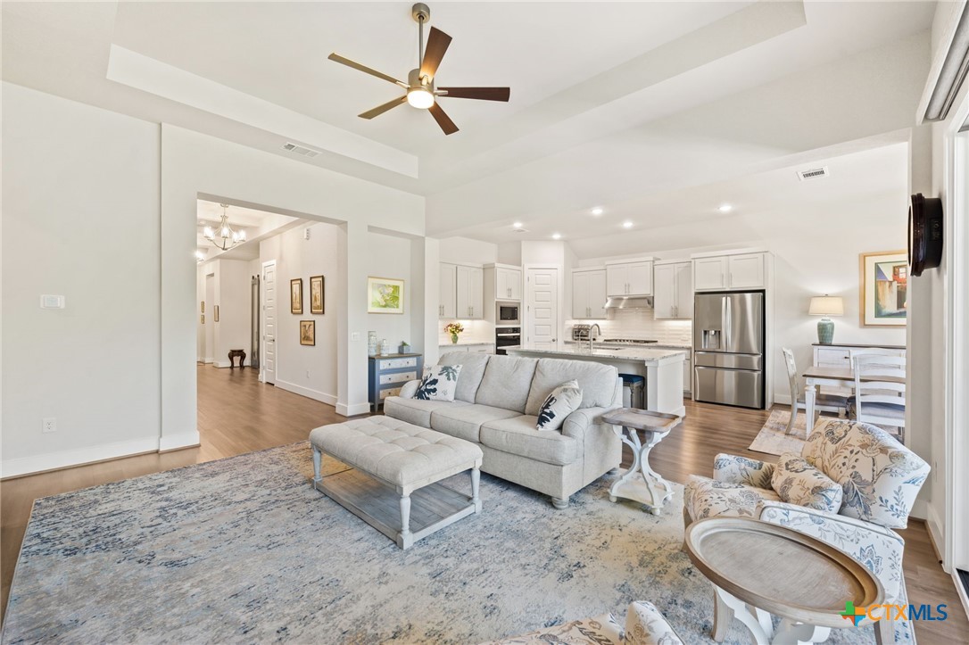 374 Bridle Trail