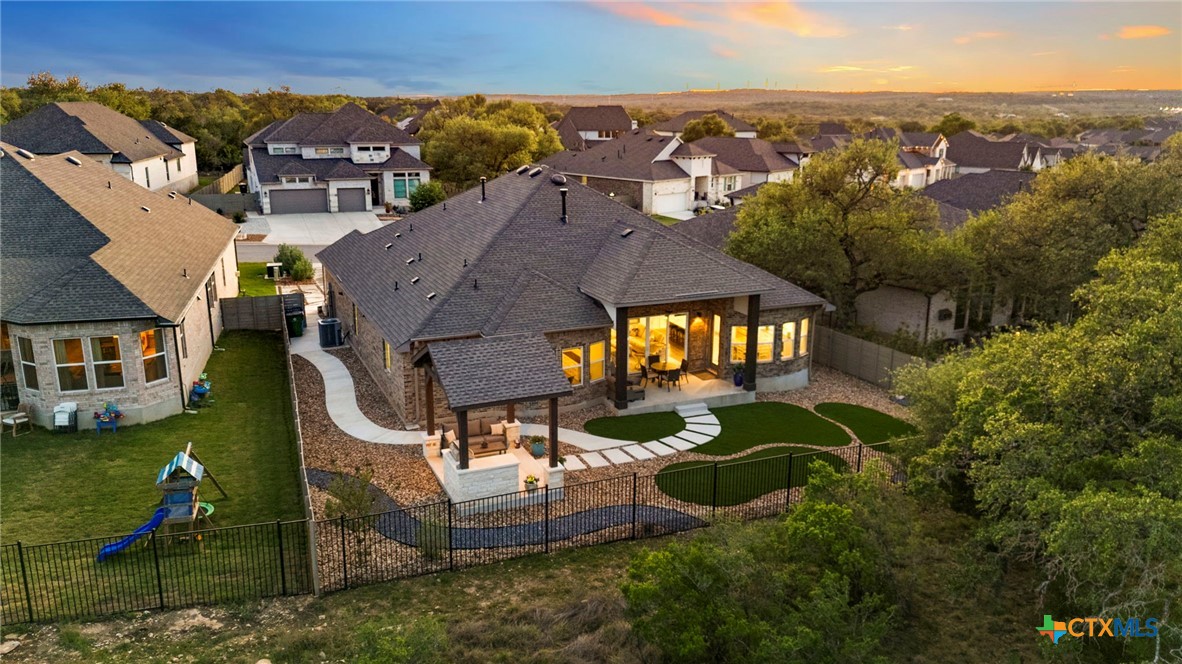 374 Bridle Trail