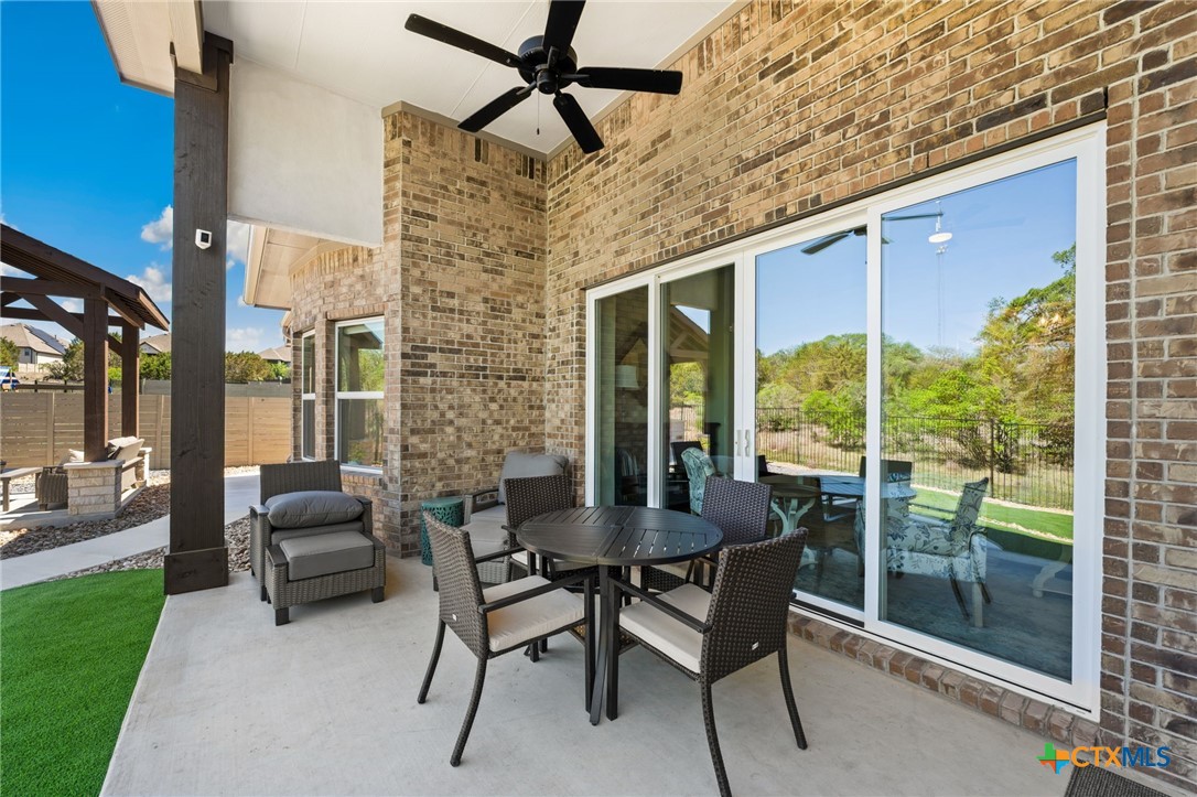 374 Bridle Trail
