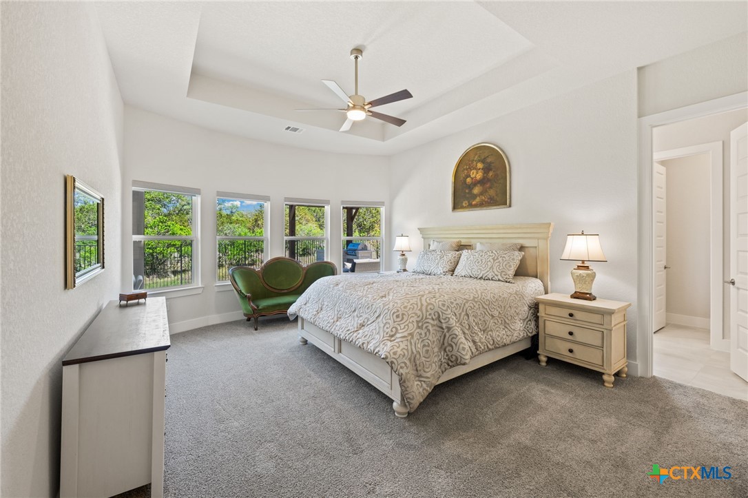 374 Bridle Trail