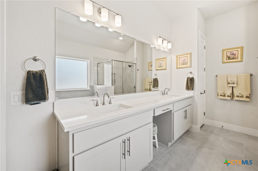374 Bridle Trail