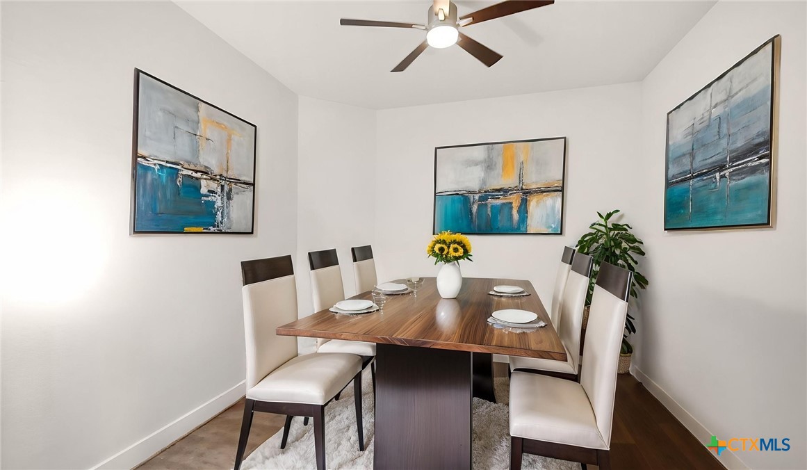 374 Bridle Trail