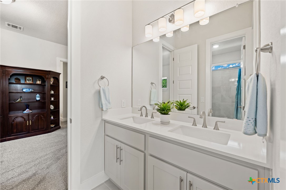 374 Bridle Trail