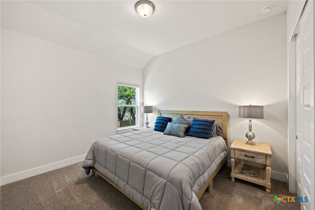 374 Bridle Trail