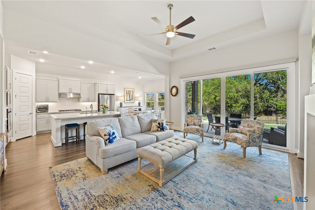 374 Bridle Trail