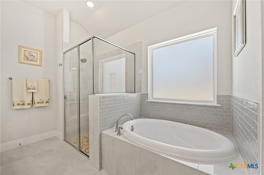 374 Bridle Trail