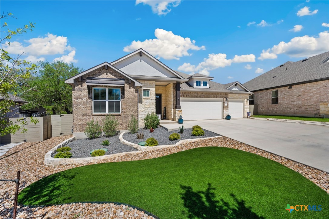374 Bridle Trail