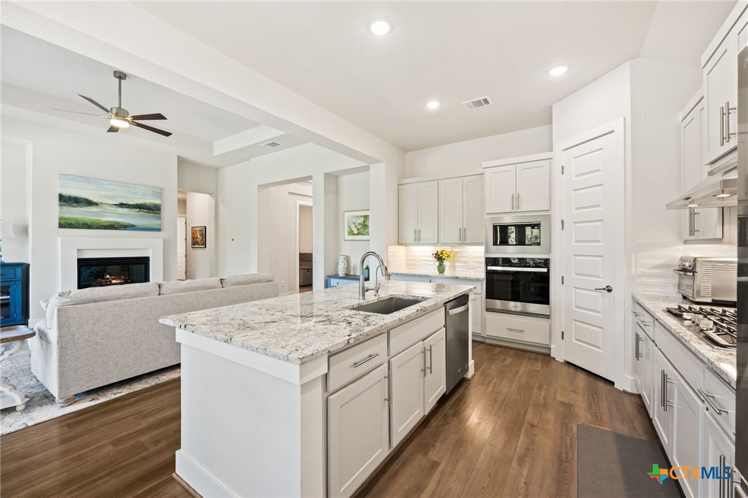 374 Bridle Trail
