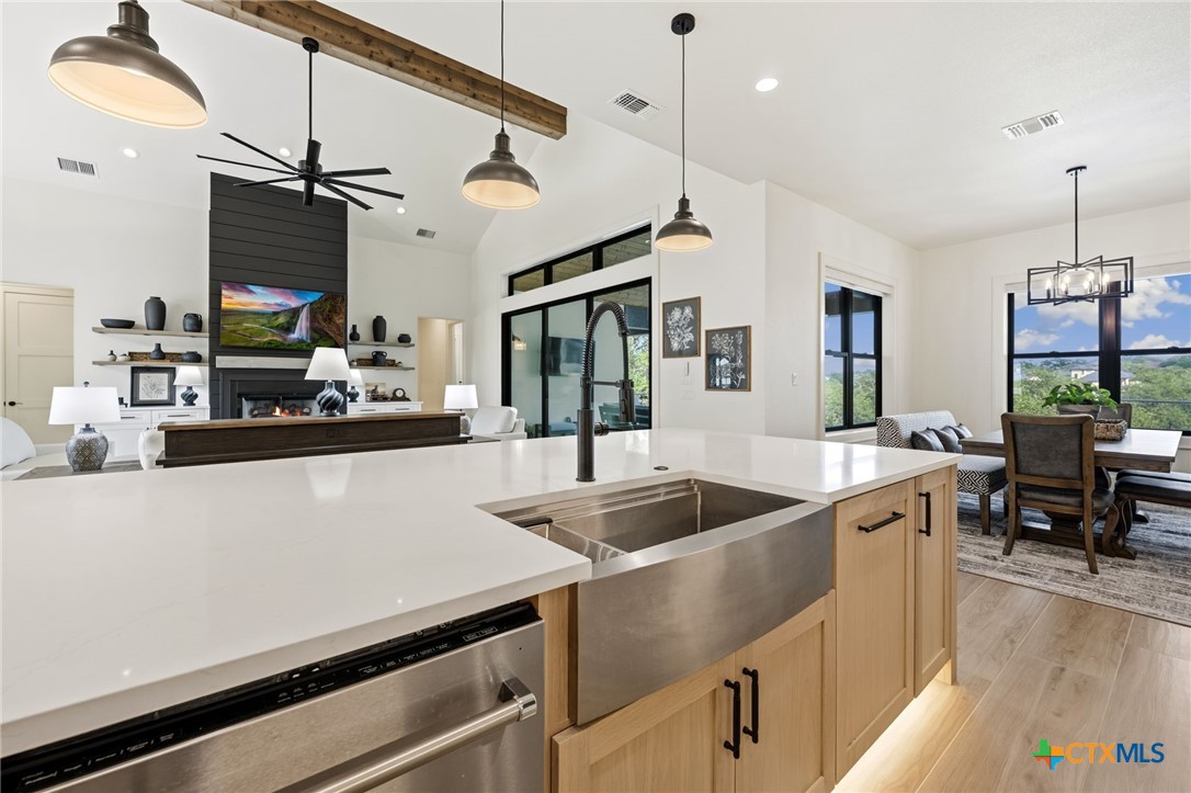 375 Iron Hill