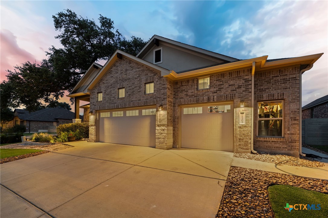 1303 Yaupon Loop