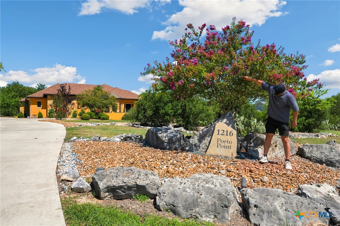 1216 Porto Point