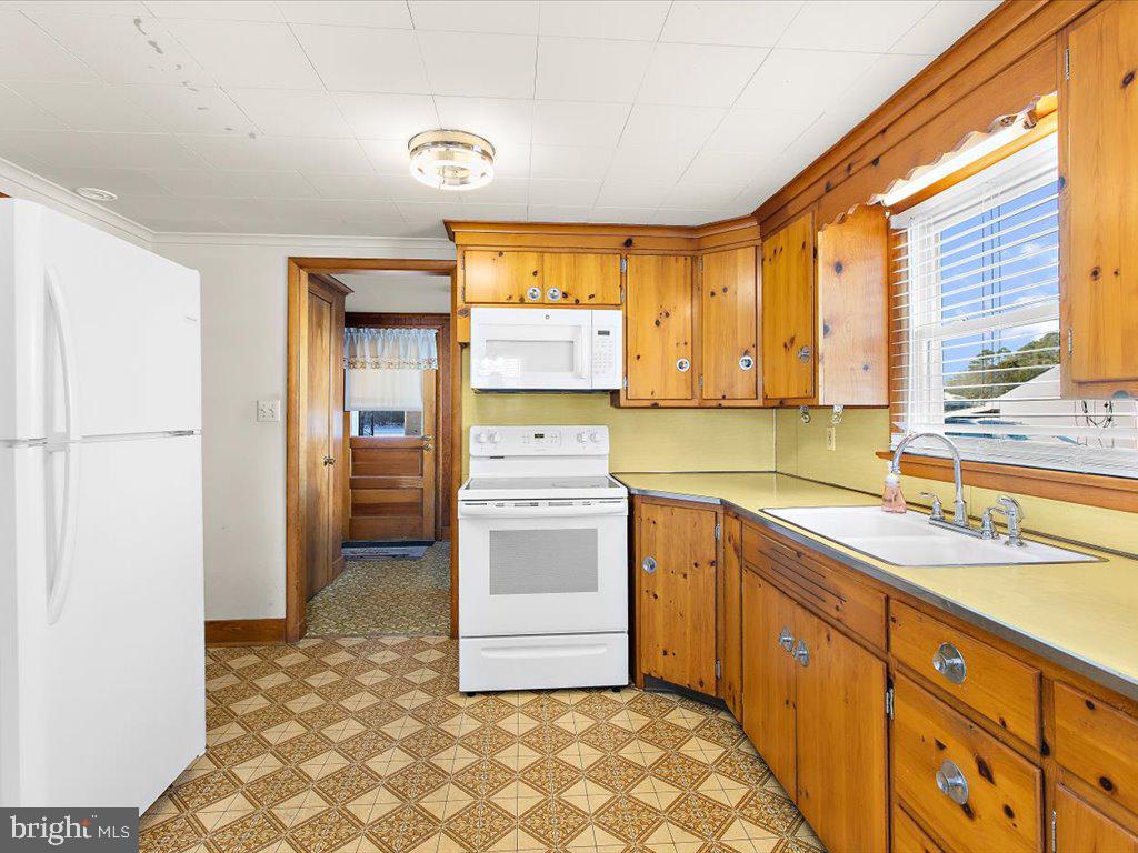 313 Reliance Ave