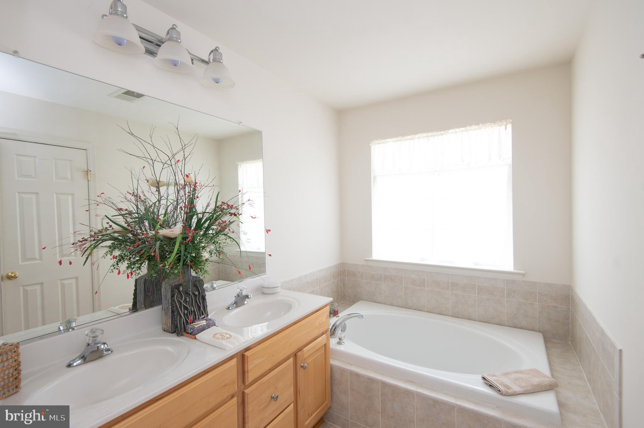 411 Waterfield Ct