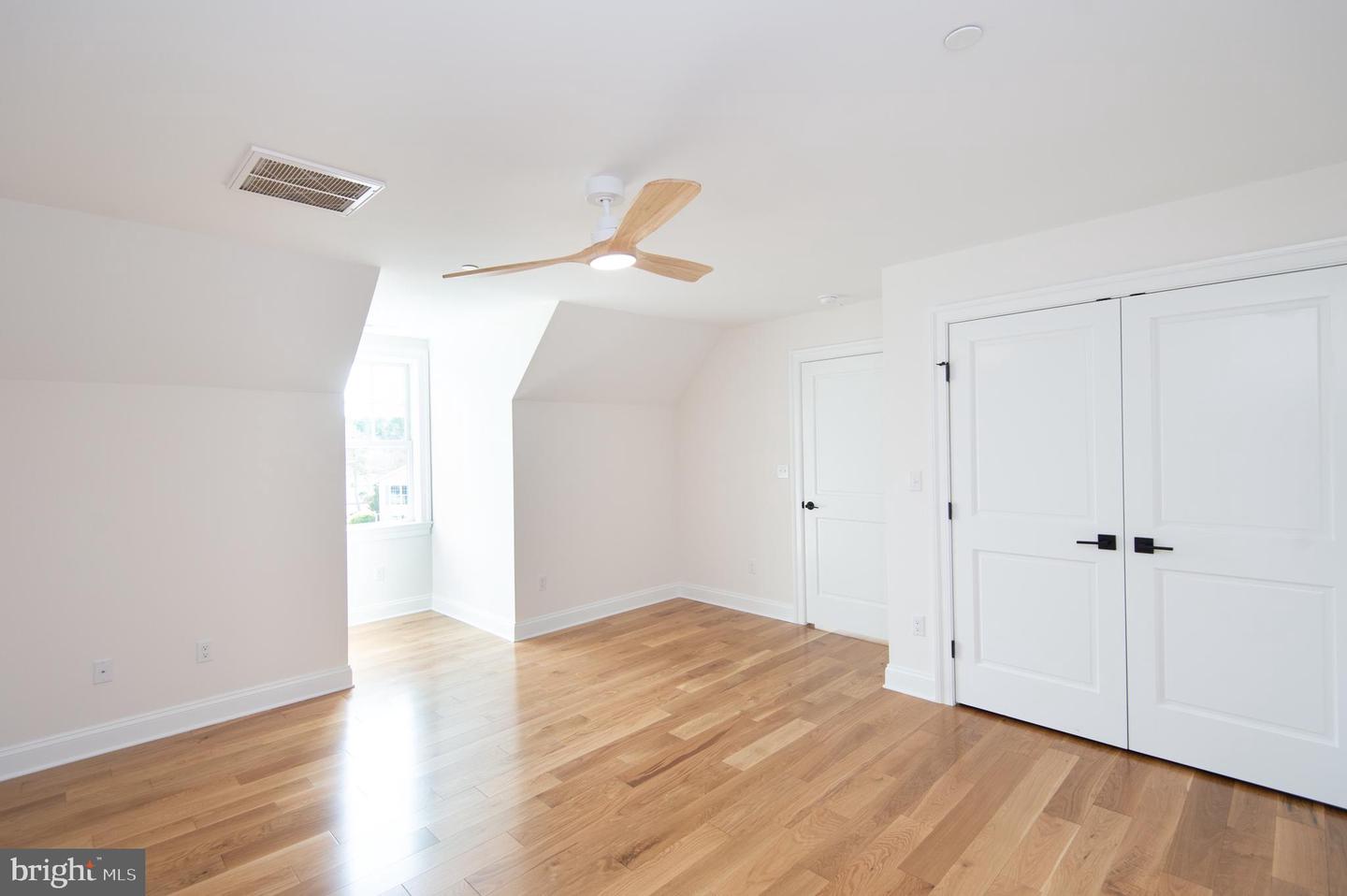 5 Sandy Acres Rd