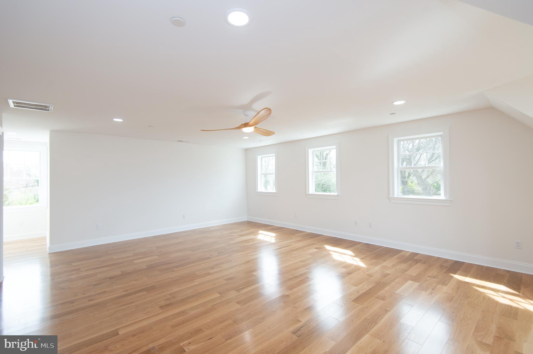 5 Sandy Acres Rd