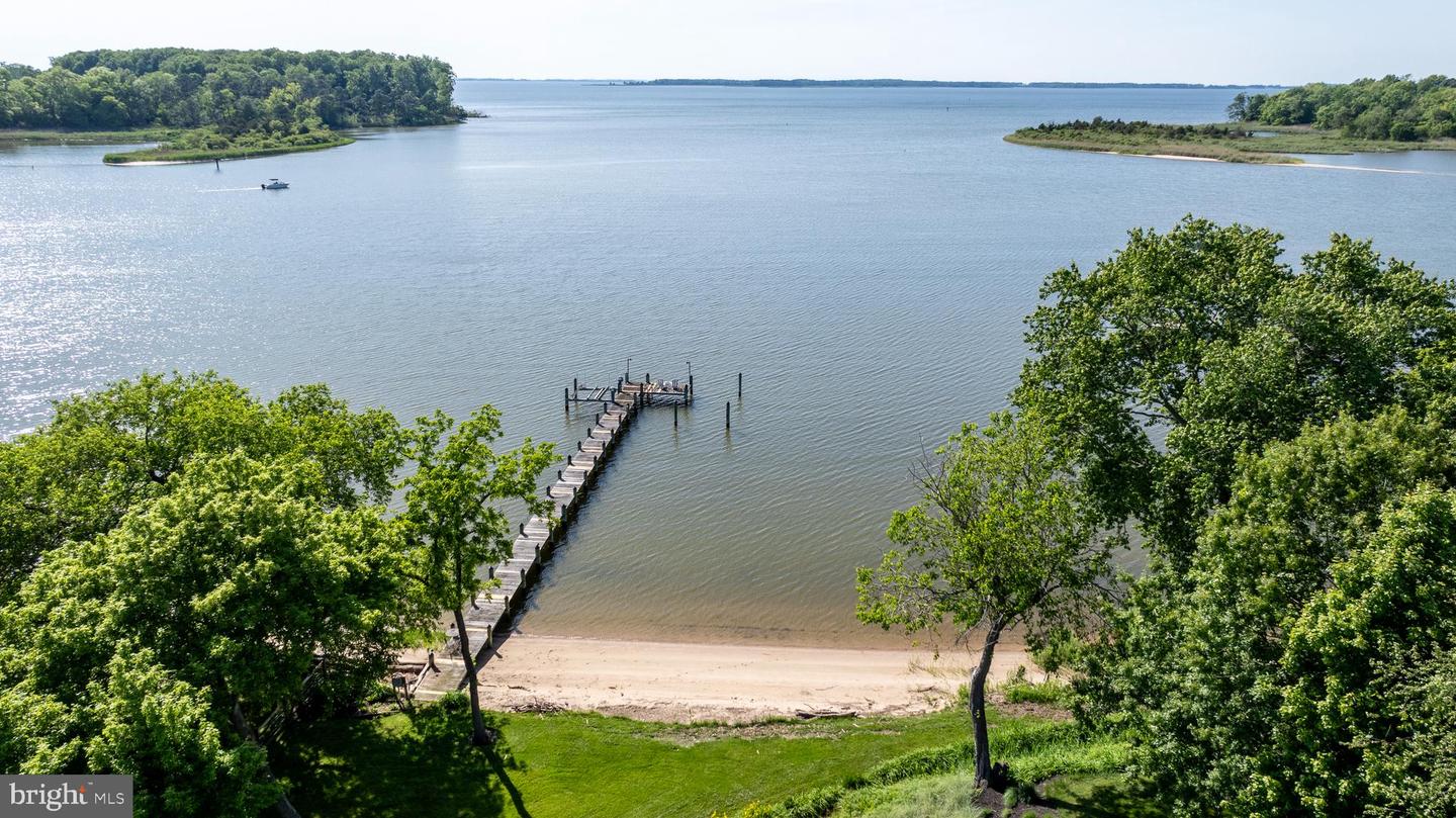 220 Old Wharf Ln
