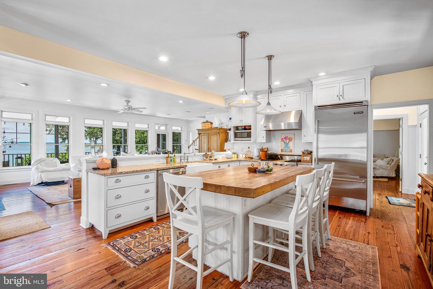 220 Old Wharf Ln