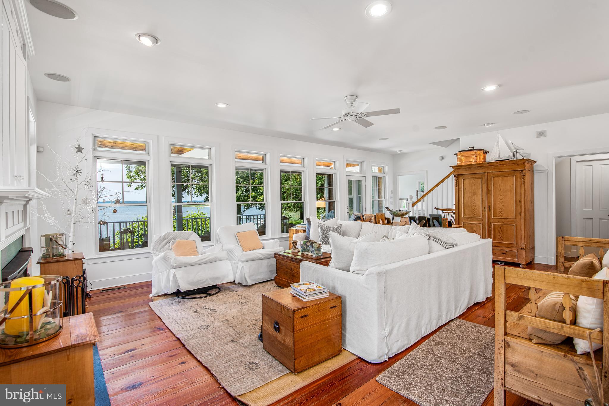 220 Old Wharf Ln