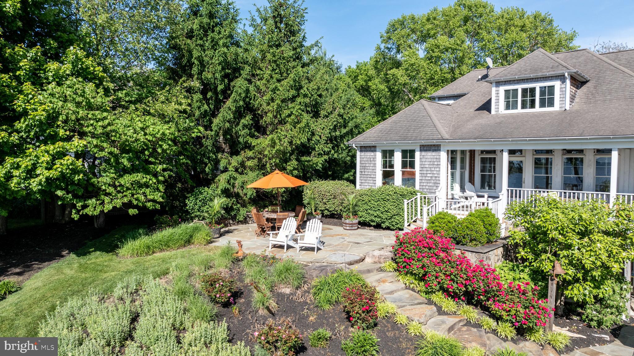 220 Old Wharf Ln