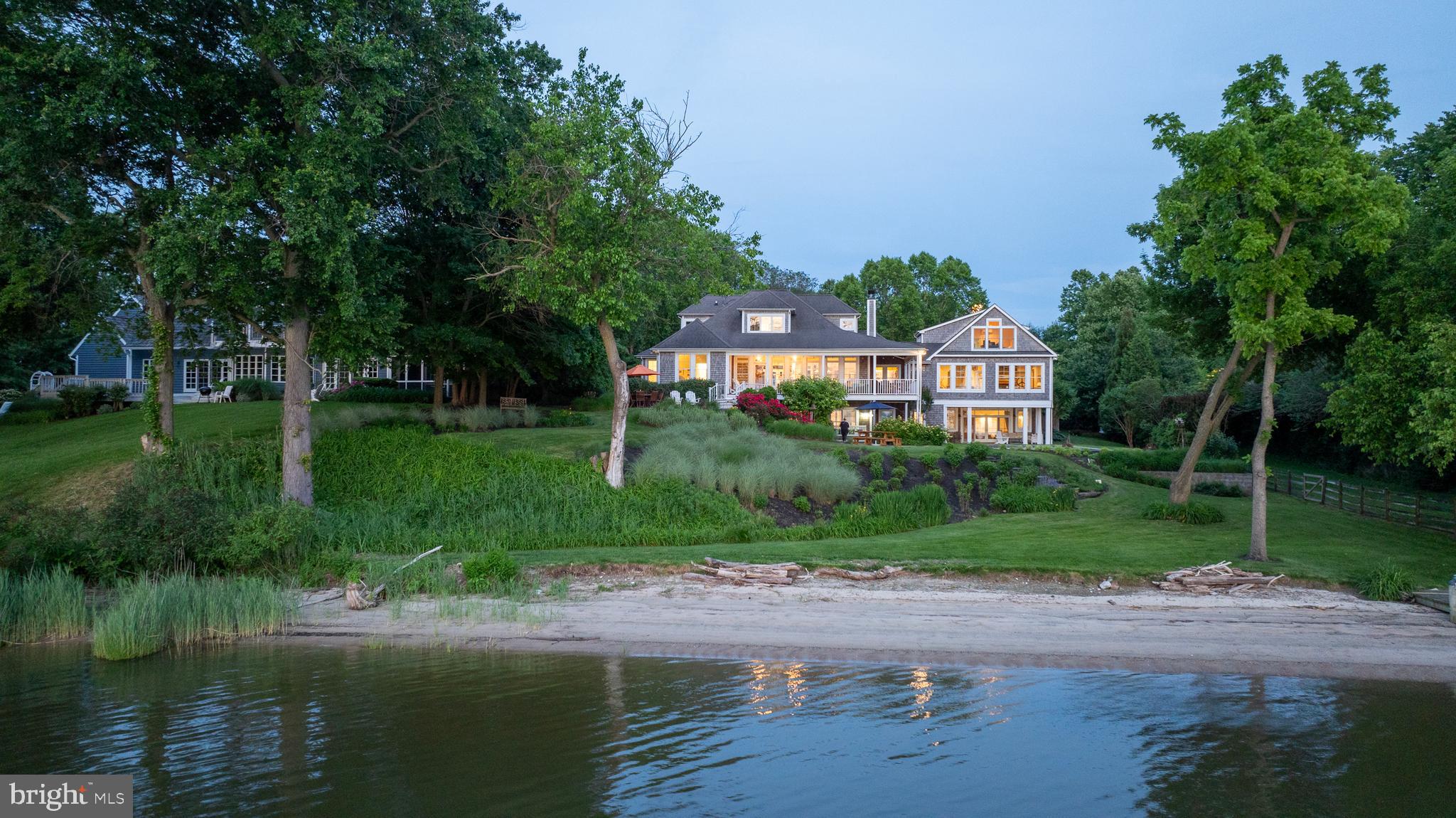 220 Old Wharf Ln