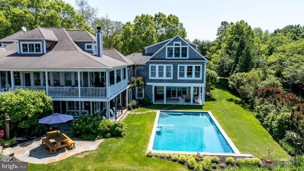 220 Old Wharf Ln