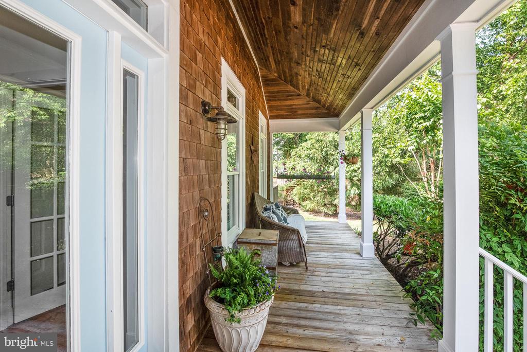 220 Old Wharf Ln