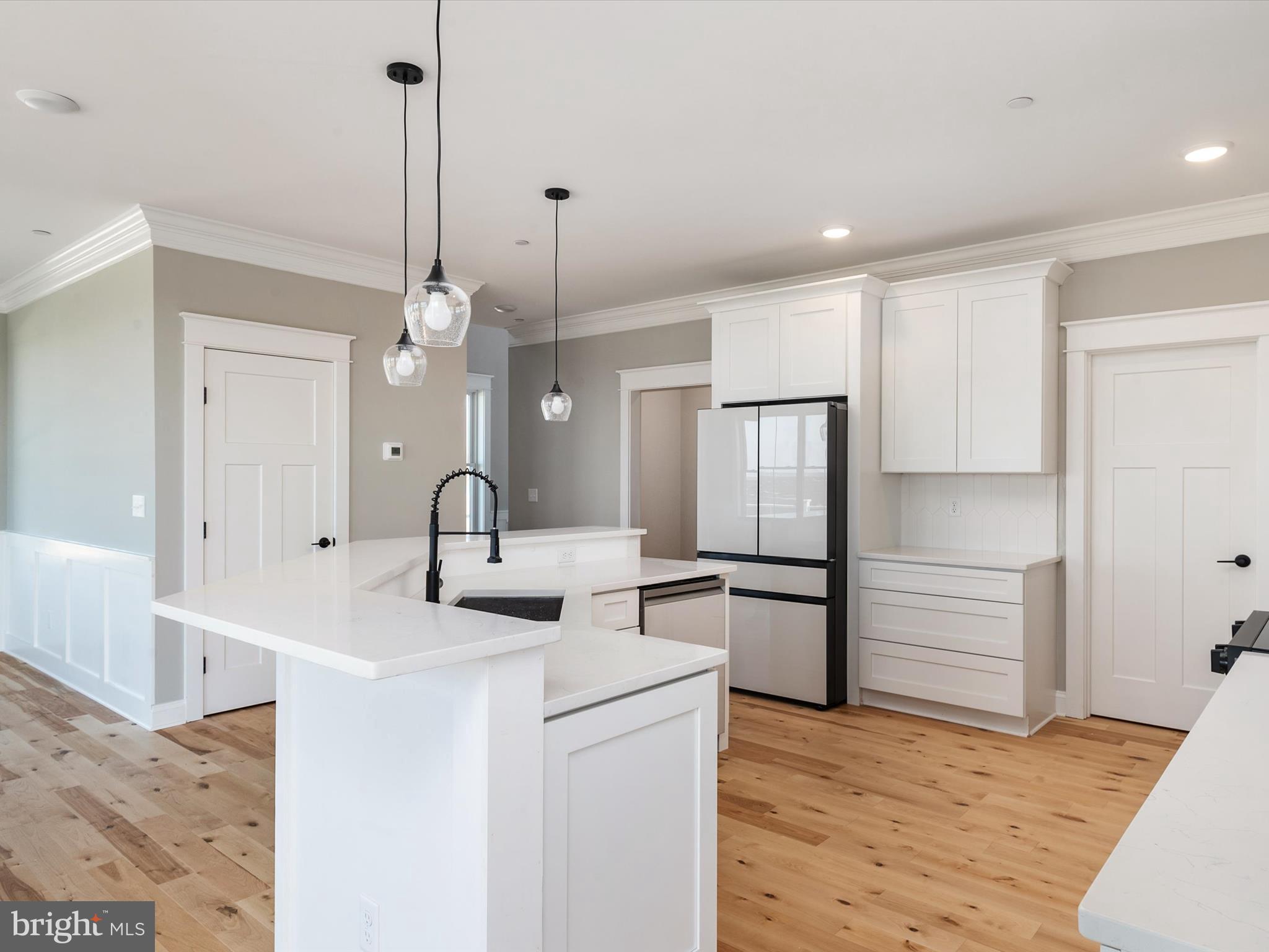 100 Beachside Dr