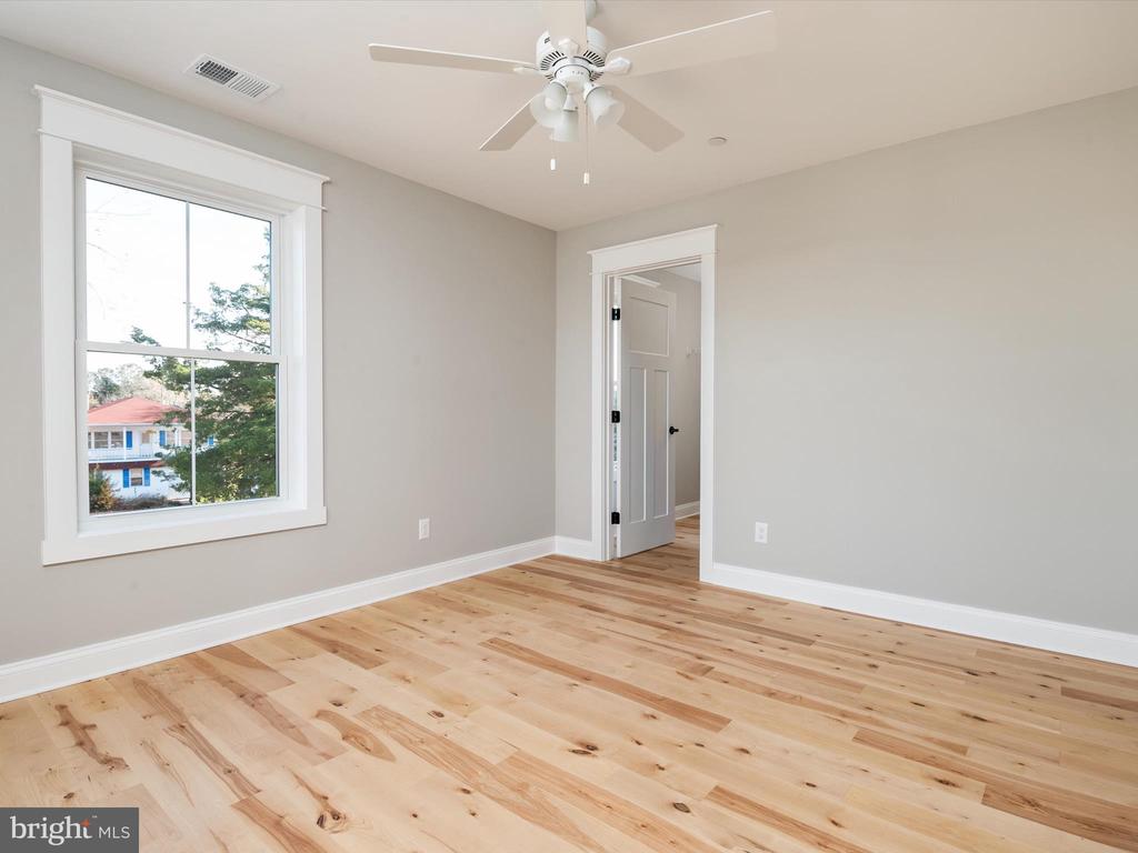 100 Beachside Dr