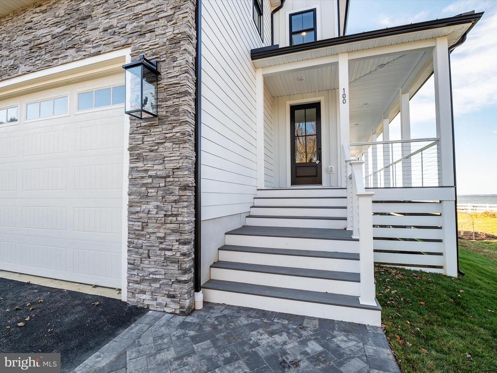 100 Beachside Dr