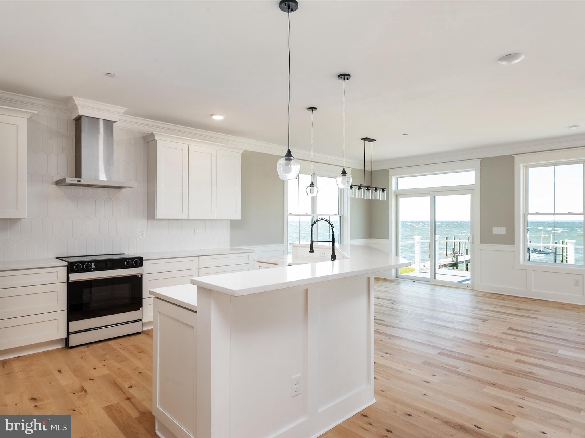 100 Beachside Dr