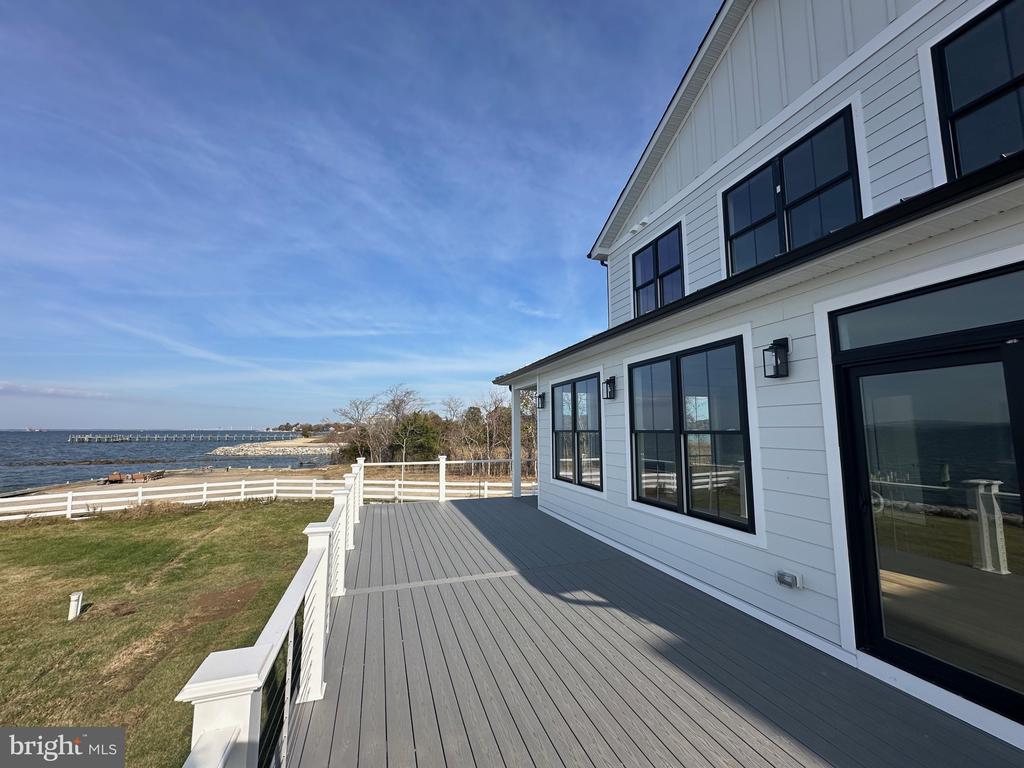 100 Beachside Dr